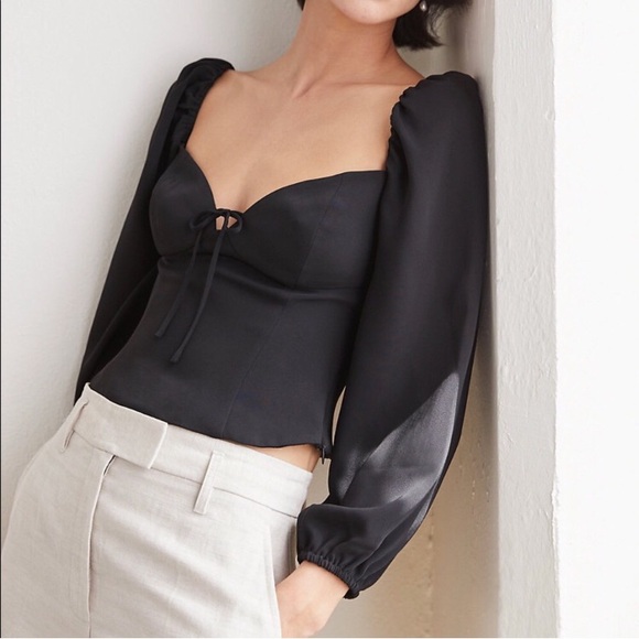 Aritzia Tops - Wilfred Novella longsleeve blouse 2xs